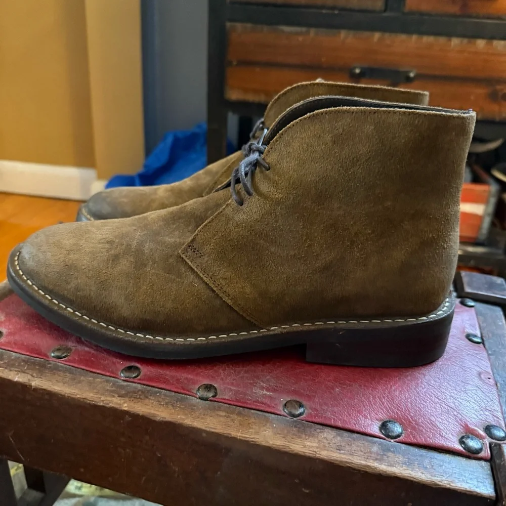 Thursday boot co. Scout classic brown suede chukka boots. 9.5